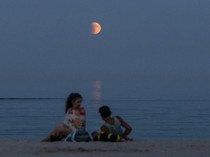 Gerhana Bulan Total di Sanur Gagal Terlihat, Tertutup Awan