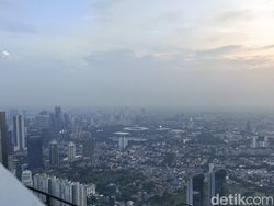 Aksi Huawei Pura 80 Ultra Memotret Jakarta dari Gedung Tertinggi di Indonesia