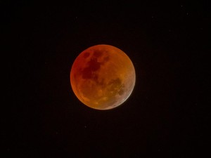 Bulan Jadi Merah Saat Gerhana, Ini Penyebabnya