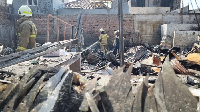 Kebakaran ruko di Jalan RS Fatmawati Raya (Taufiq/detikcom)