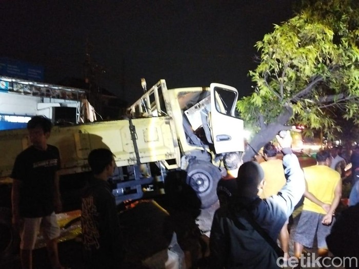 Kecelakaan karambol di Jalan Jogja-Solo, Lusah, Kecamatan Jogonalan, Klaten, Senin (8/9/2025) malam.