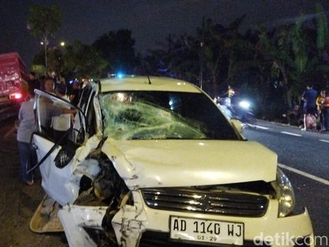 Kecelakaan karambol di Jalan Jogja-Solo, Lusah, Kecamatan Jogonalan, Klaten, Senin (8/9/2025) malam.