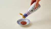 Botol soy sauce yang banyak digunakan di Jepang sudah dilengkapi metode vakum. Teknologi ini membuat saus takkan mudah tumpah. Foto: Time Out