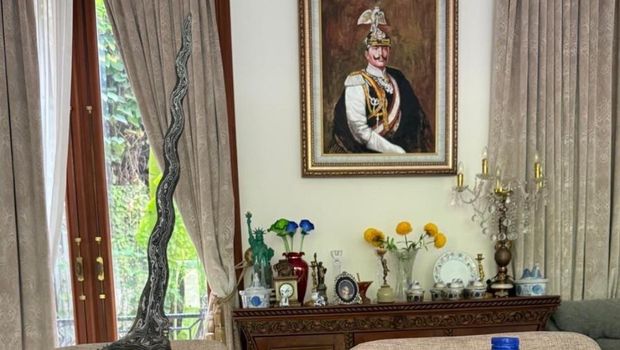 Keris semar mesem Menkeu Purbaya Yudhi Sadewa