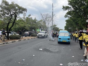 Driver Ojol Buka Jalan Depan Kantor Gubernur Sulsel, Lalin Kembali Lancar