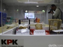 Gelang Emas Naga Eks Pejabat Kaltim Laku Dilelang Rp 75 Juta