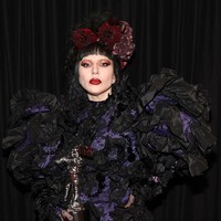 Heboh! Lady Gaga Bikin Skincare Pakai Kulit Manusia
