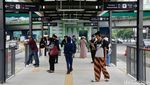 Layanan TransJakarta Kembali Normal Pascademo, Halte Senen Ramai Penumpang