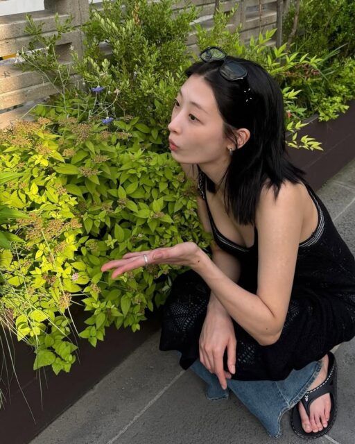 Lee Chae Min dan Ryu Da In pakai cincin couple.