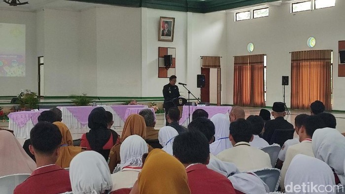 Lomba cerdas cermat Bahasa Inggris di Gedung Islamic Center Ciamis.