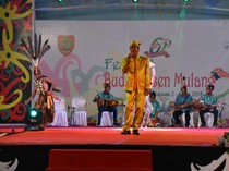 Mengenal Sastra Dayak Karungut: Sejarah, Fungsi, Ciri, dan Musiknya