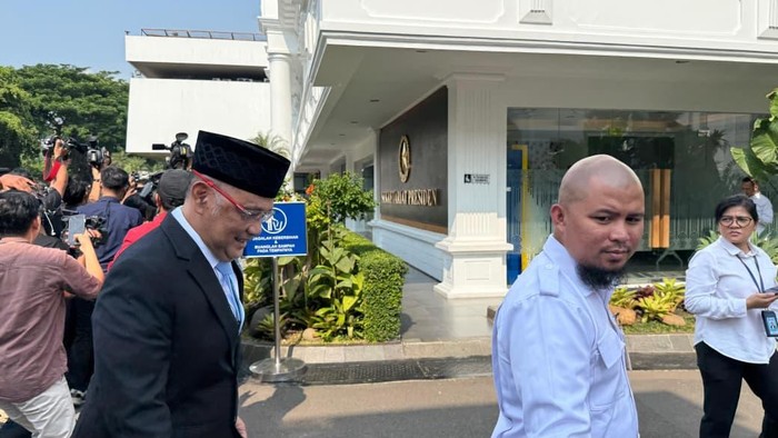 M Irfan Yusuf tiba di Istana (Eva/detikcom)