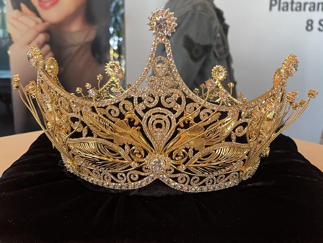 Foto: Rahmi Anjani/WolipopMahkota yang akan dipakai Miss Universe 2025 ini sendiri bertema Jiwanta sendiri yang dalam bahasa Sansekerta bermakna jiwa yang tenang. Mahkota itu idesain dengan menerapkan nilai-nilai indah bangsa Indonesia.  