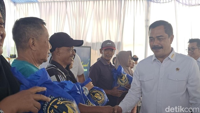Menteri Imigrasi dan Permasyarakatan (Imipas) Agus Andrianto menghadiri acara bakti sosial yang digelar Kementerian Imipas di Sesko Daun Lumbung (Ksatrian Amirul Isnaini) Cilacap, Jawa Tengah (Jateng). (Audrey/detikcom).