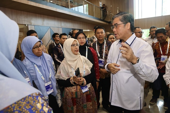 Menteri Ketenagakerjaan (Menaker) Yassierli membuka Pelatihan dan Sertifikasi Productivity Specialist di Bekasi.