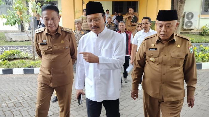 Menteri Sosial Saifullah Yusuf