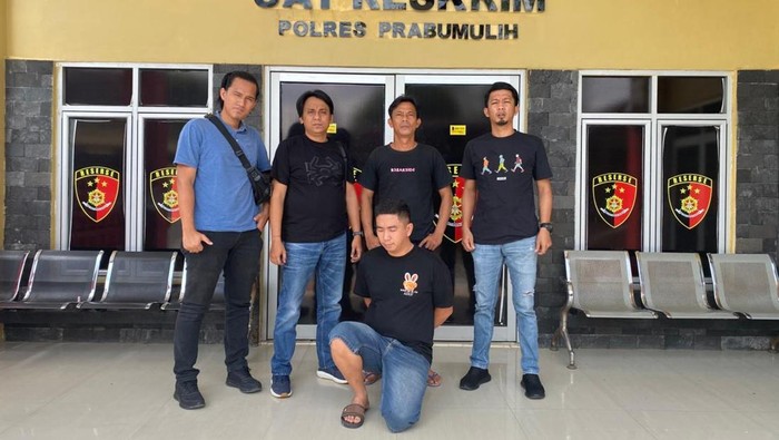 Pelaku penggelapan mobil rental di Prabumulih saat ditangkap polisi