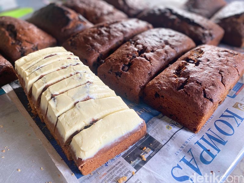 Morning Person Cake, penjual kue pinggir rel kereta Bintaro yang murah meriah