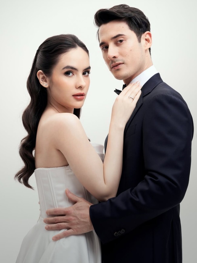 Nino Fernandez dan Steffi Zamora kini terlihat semakin terbuka memamerkan kemesraan mereka. Setelah go public di pernikahan Luna Maya-Maxime, keduanya sempat mengunggah pemotretan bak prewedding. Foto: Instagram/TikTok/Steffi Zamora