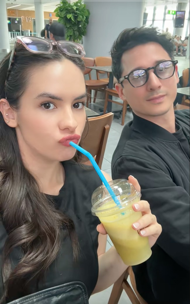 Steffi juga membagikan momen perjalanannya ke Italia bersama Nino. Meski memiliki jarak usia sekitar 16 tahun, namun Steffi dan Nino terlihat kompak dan serasi. Foto: Instagram/TikTok/Steffi Zamora