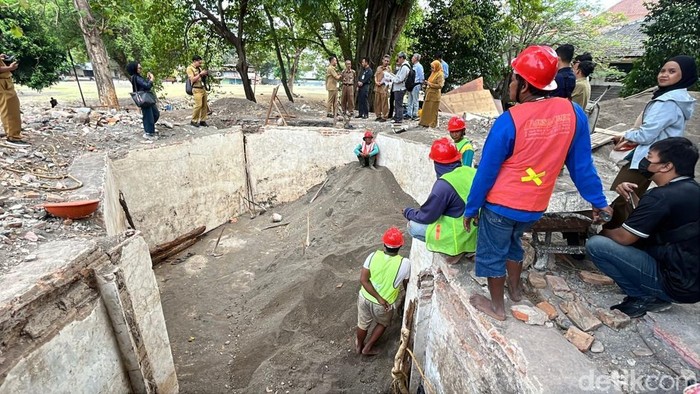 Proses revitalisasi Segaran Sriwedari dan Guwa Swara Solo, Senin (8/9/2025).
