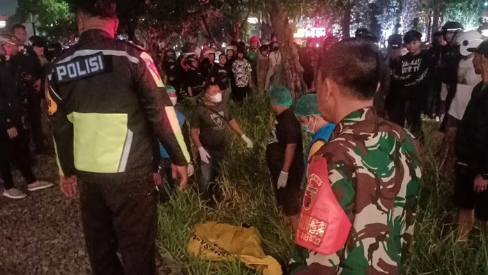 Perempuan tewas tertabrak kereta