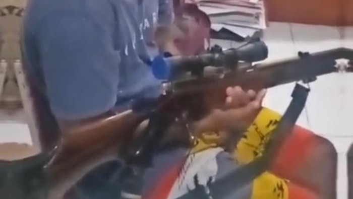 Perusuh di Kota Blitar yang menembaki polisi di Kota Blitar setelah ditangkap