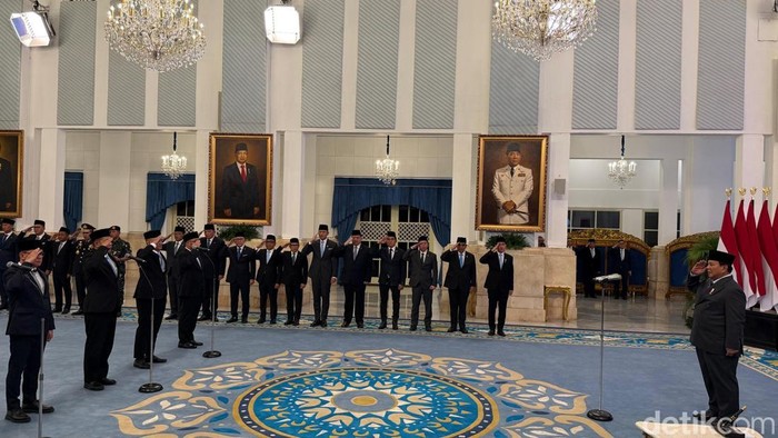Prabowo lantik sejumlah menteri di Istana Negara