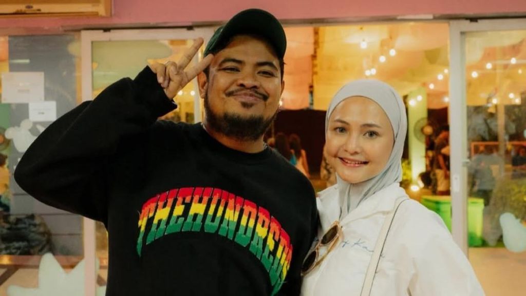 Tanggapan Rigen Soal Istri Marah Gegara Repost Foto Davina Karamoy