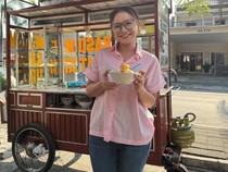 Ngelarisin Dagangan UMKM, Hati Rossa Terasa Penuh