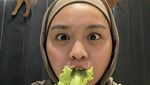 Momen Salma Salsabil Makan Bareng Penggemar dan Lahap AYCE