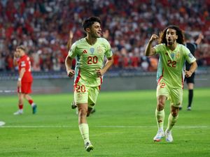 Penampilan Sempurna Spanyol