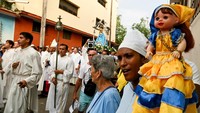 Prosesi ini pun menjadi wujud harmonisasi iman Katolik dan tradisi Afro-Kuba yang telah berlangsung turun-temurun. REUTERS/Norlys Perez