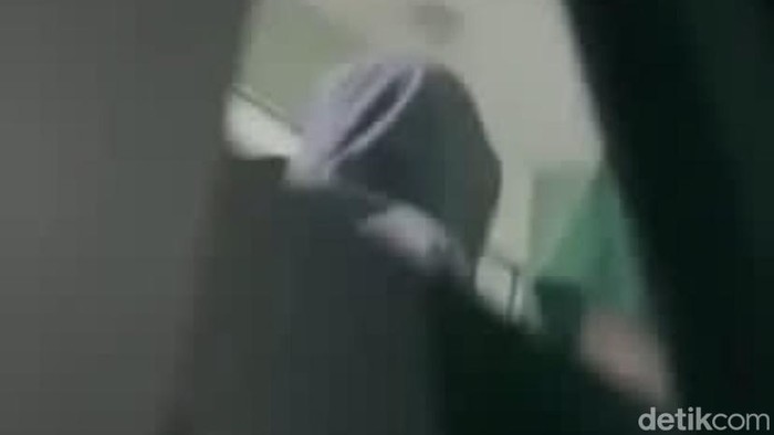Seorang keluarga pasien diduga memukul dokter di Rumah Sakit Sultan Agung, Semarang, yang viral di media sosial. Foto diunggah Senin (8/9/2025).