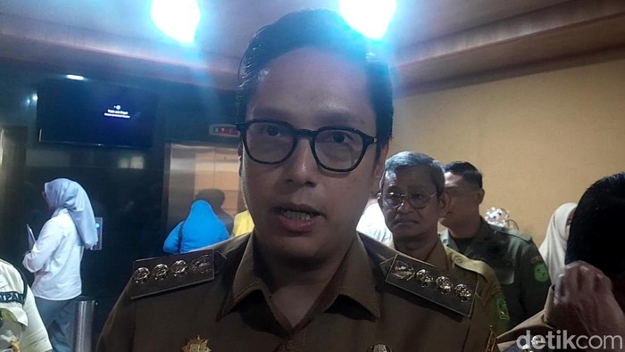 Wali Kota Medan Rico Waas di Kantor DPRD Medan. (Foto: Nizar Aldi/detikSumut).