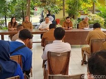 Walkot Eri Berang Saat Sidak Pungli Kartu Keluarga di Kantor Kelurahan