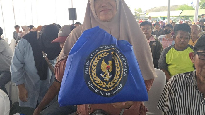 Girangnya Suparni Dapat Sembako dari KemenImipas: Ringankan Kebutuhan Harian
