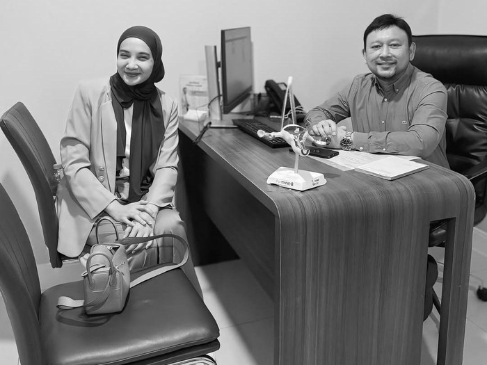 Zaskia Sungkar hamil anak kedua.