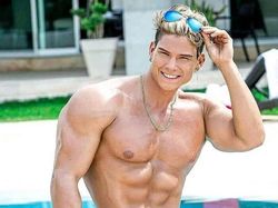 10 Photoshop Gagal Bikin Dahi Mengkerut, Ini Konsepnya Apa?