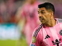 Luiz Suarez Diskors Usai Tendang Lawan