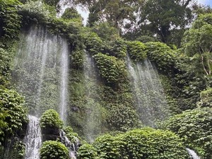 Air Terjun Benang Stokel Lombok Tengah: Lokasi, Harga Tiket, dan Daya Tarik