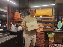 Dulu Jualan Roti-Kucing Ras, Kini Akbar Azhari Jadi Juragan Donat di Garut
