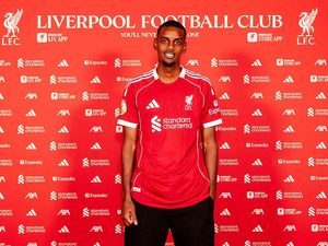 Slot Sebut Isak Butuh Waktu Adaptasi di Liverpool