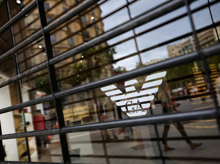 Armani Group Tutup Toko Saat Pemakaman Giorgio Armani