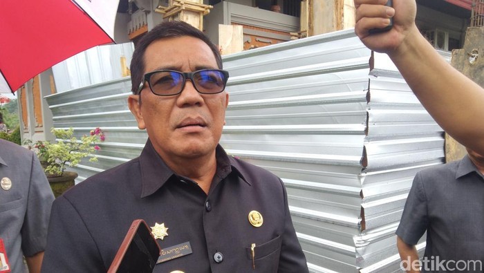 Bupati Tabanan, I Komang Gede Sanjaya.