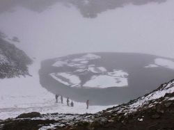 Penampakan Danau Penuh Kerangka Misterius, Ilmuwan Bingung