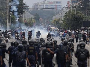 Demo Berdarah di Nepal, Kemenlu Berhasil Evakuasi 18 WNI Pulang ke RI