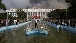Demo di Nepal Chaos! Gedung-gedung Pemerintah Dibakar