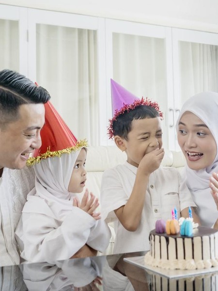 40 Ucapan Ulang Tahun untuk Anak Laki-Laki yang Menyentuh Hati 40 Ucapan Ulang Tahun untuk Anak Laki-Laki yang Menyentuh Hati