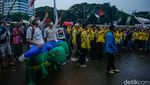 Dua Dinosaurus Pecahkan Suasana Demo Mahasiswa di DPR